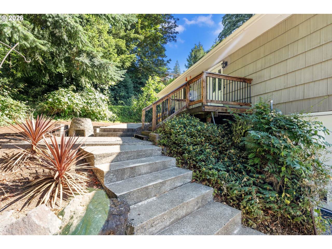 https://bt-photos.global.ssl.fastly.net/portland/1280_boomver_1_395028311-2.jpg