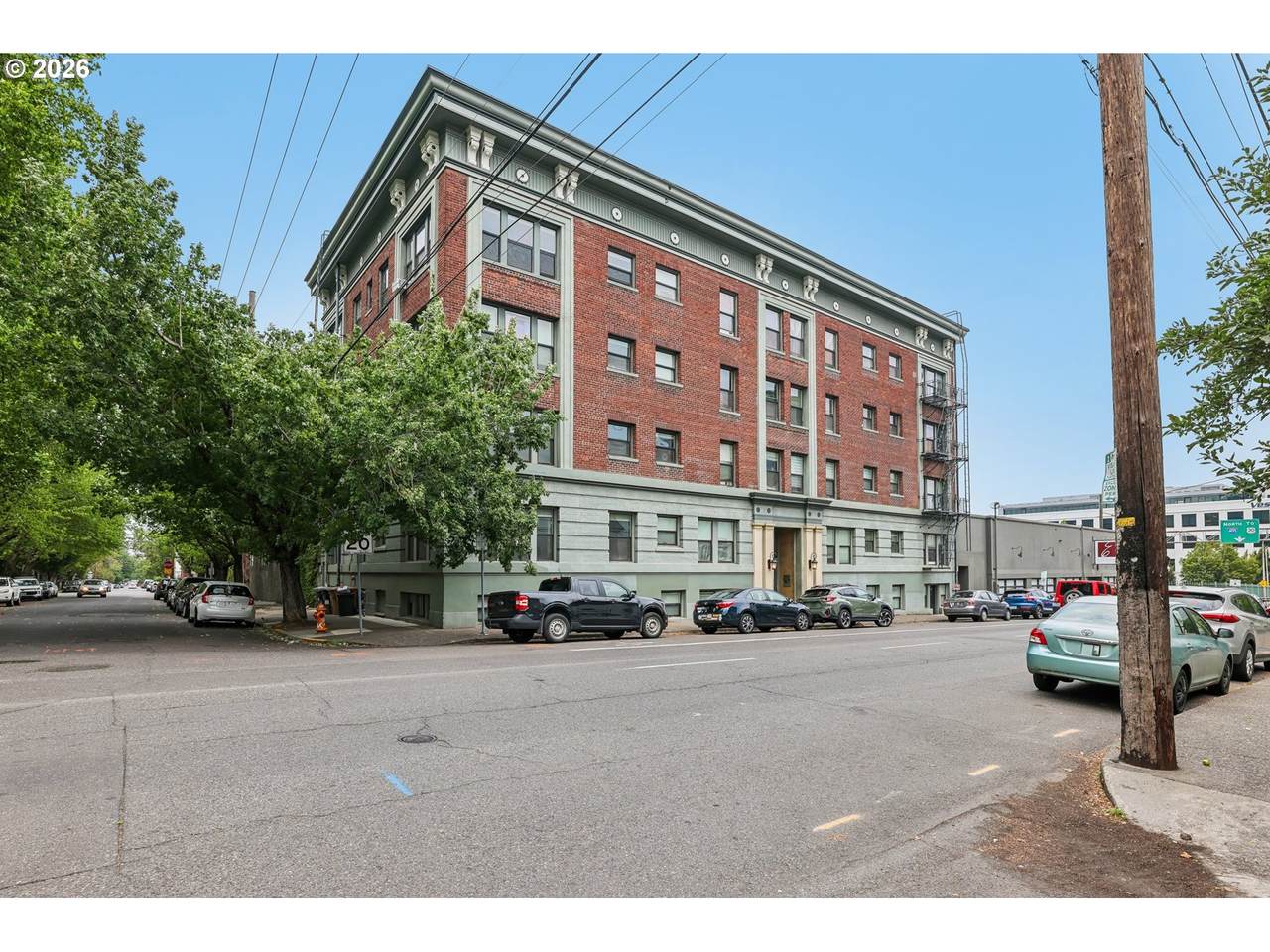 https://bt-photos.global.ssl.fastly.net/portland/1280_boomver_1_396839380-2.jpg