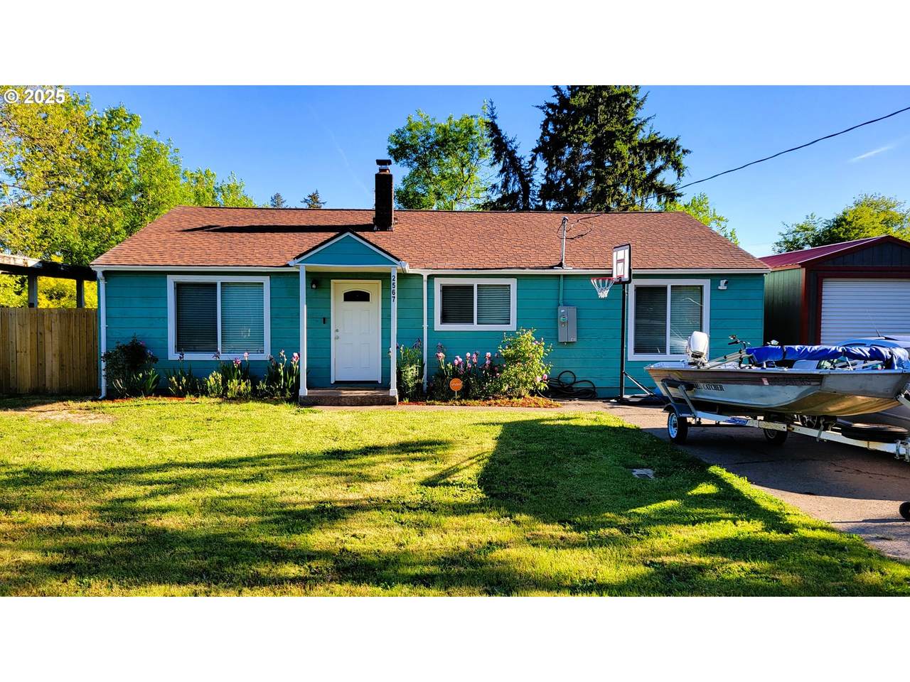 2567 Wood Ave - Photo 1