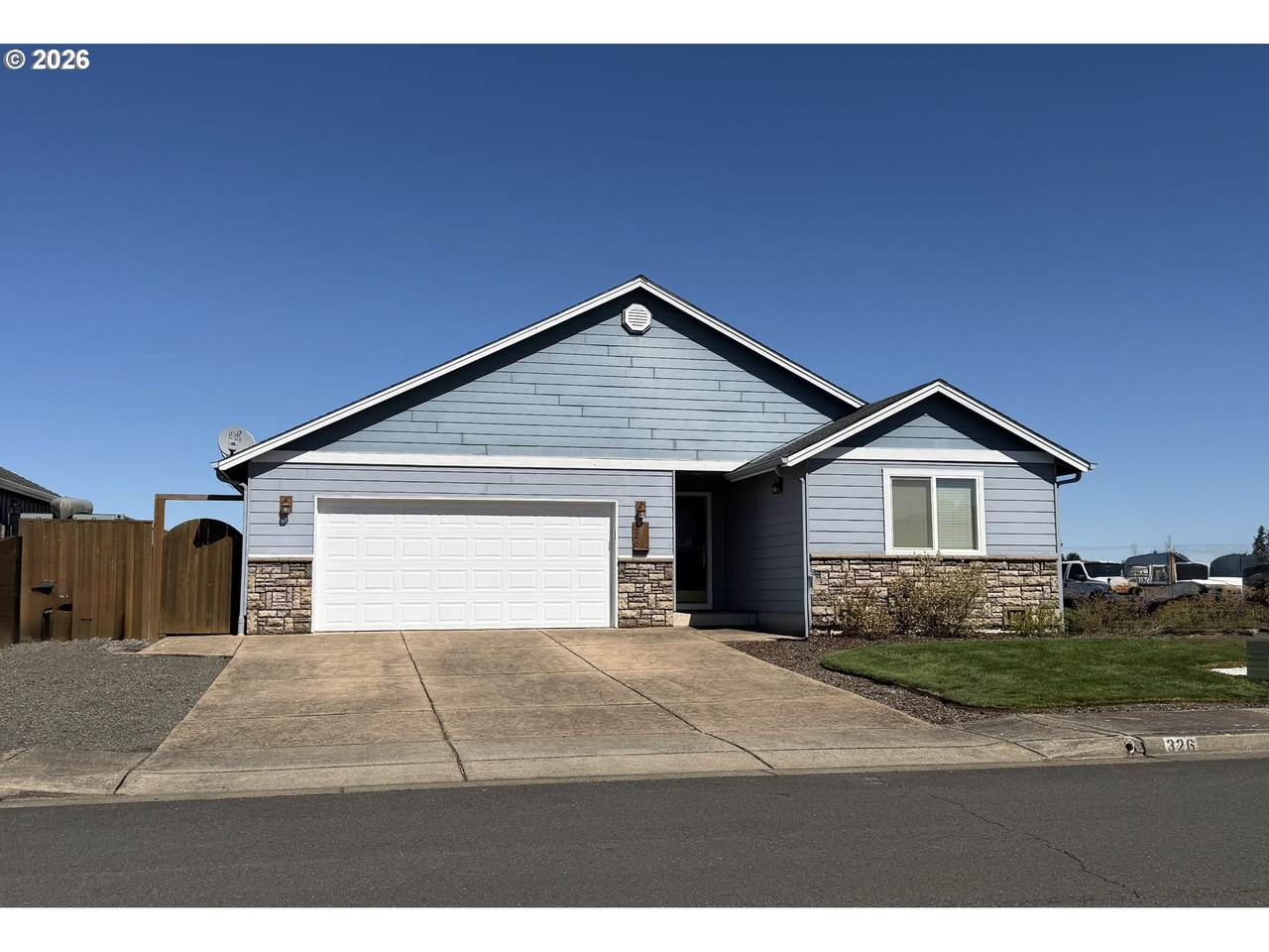 326 Auburn Ln - Photo 1