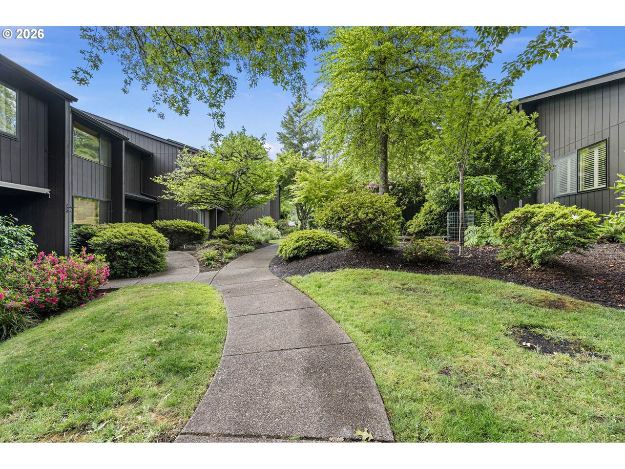 https://bt-photos.global.ssl.fastly.net/portland/1280_boomver_1_402829594-2.jpg