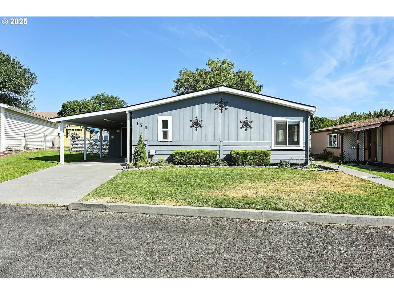 950 Pomona St - Photo 1