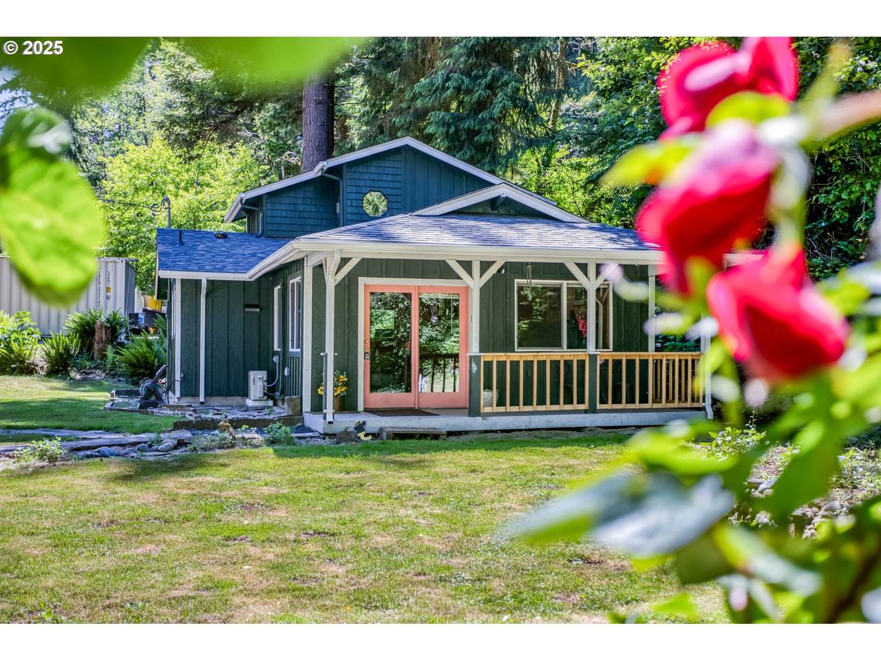 1474 Alvord Ln - Photo 1