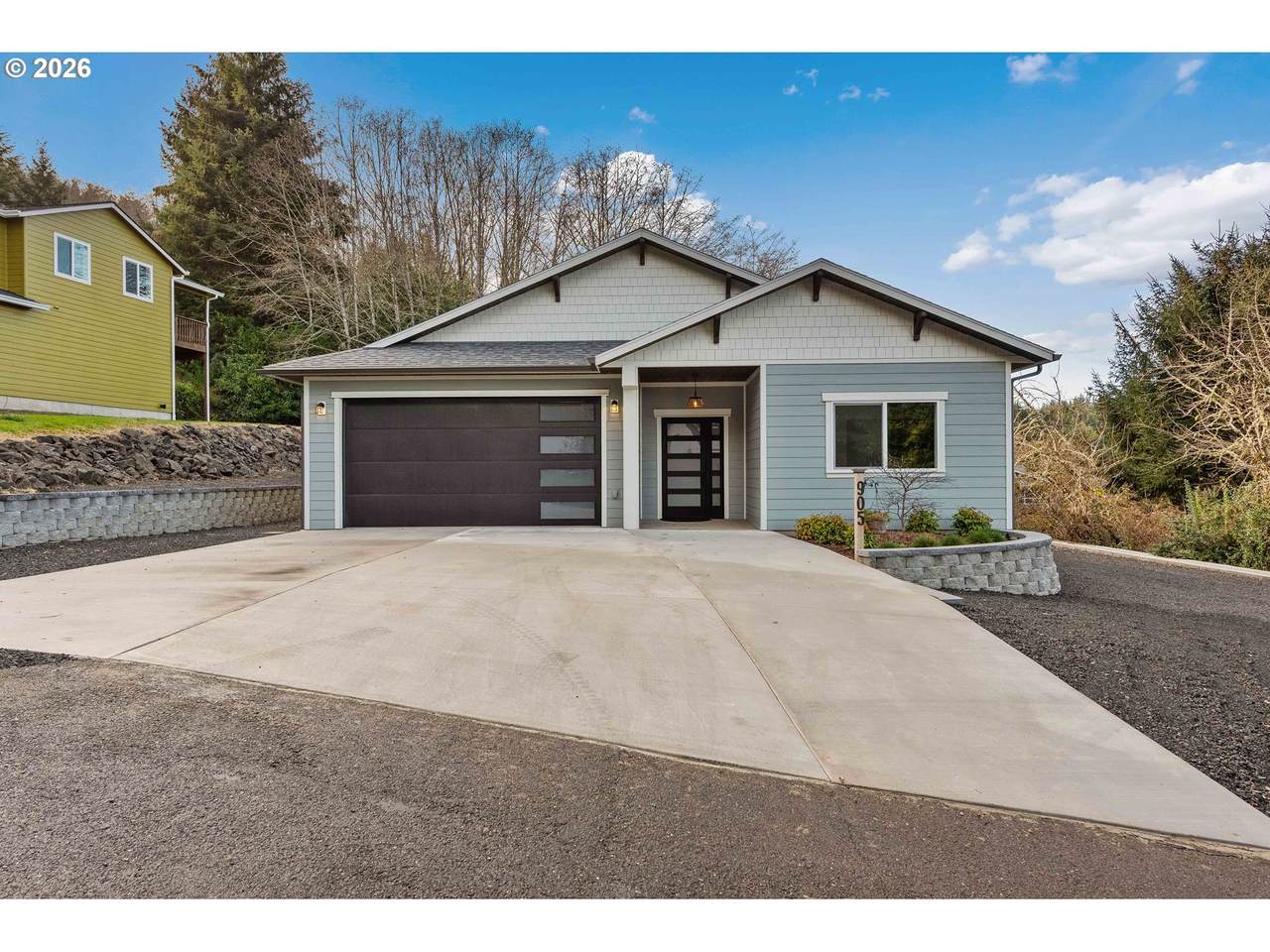 905 Bellevue Dr - Photo 1