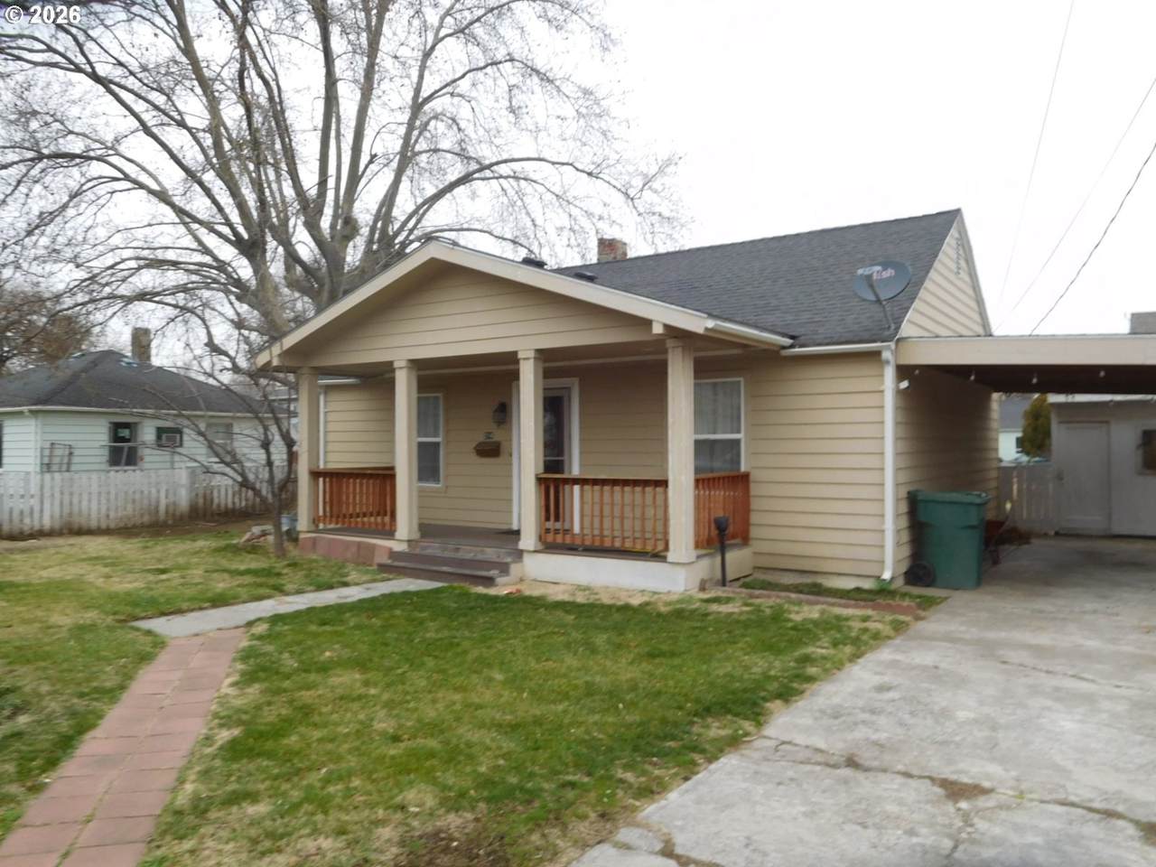 214 5TH Ave - Photo 1