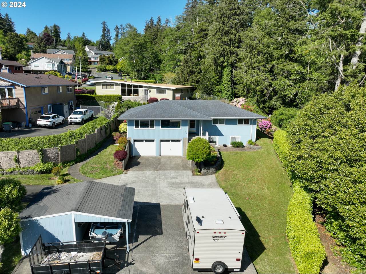 275 Niagara Ave - Photo 1