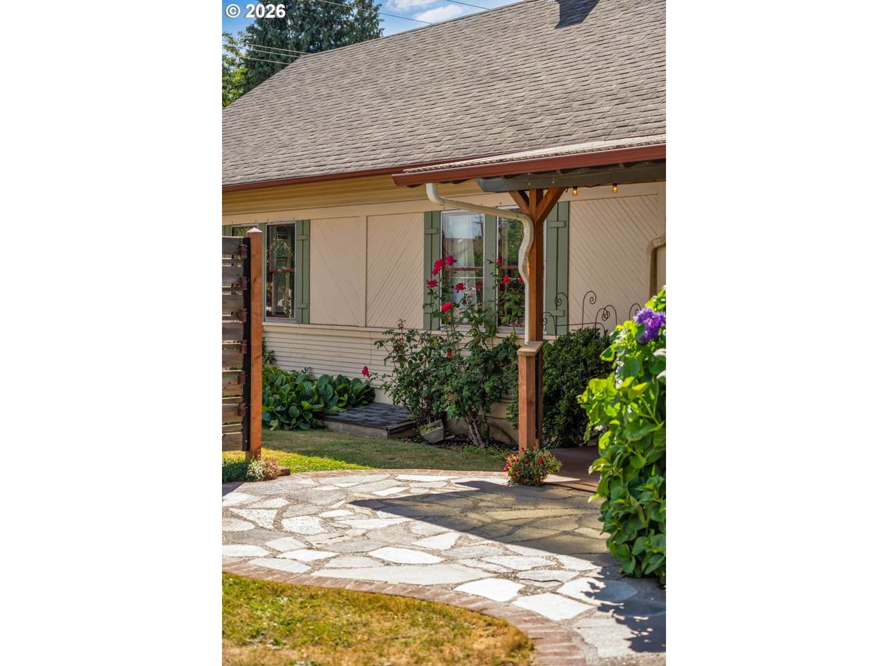 https://bt-photos.global.ssl.fastly.net/portland/1280_boomver_1_409792852-2.jpg