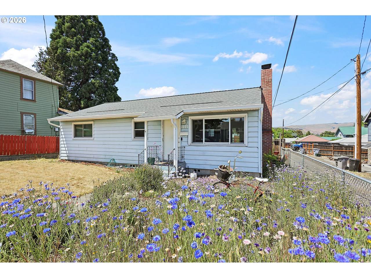 1111 Mount Hood St - Photo 1