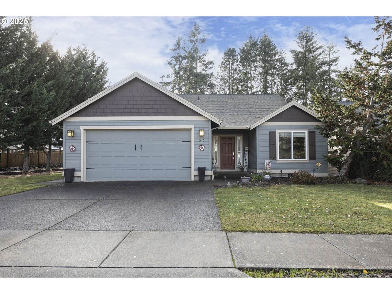 940 Hayes St - Photo 1