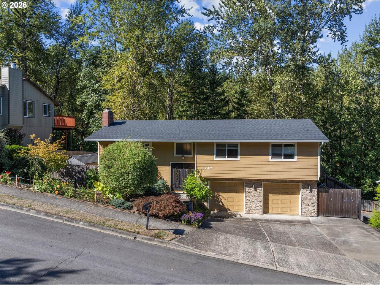 1947 Meadow Ct - Photo 1