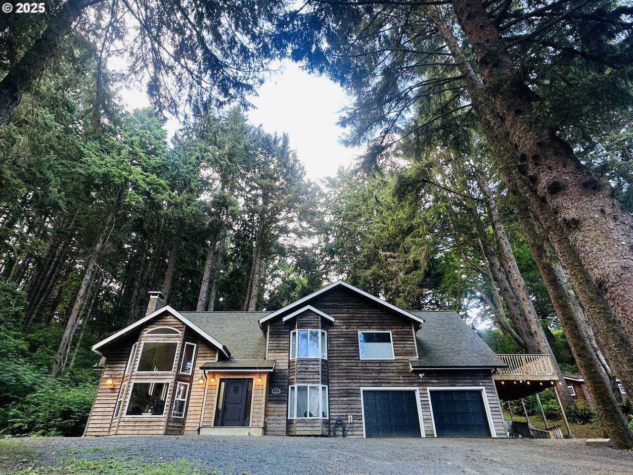 131 Arbor Ln - Photo 1