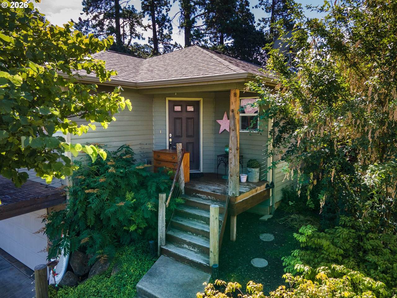 https://bt-photos.global.ssl.fastly.net/portland/1280_boomver_1_412432457-2.jpg