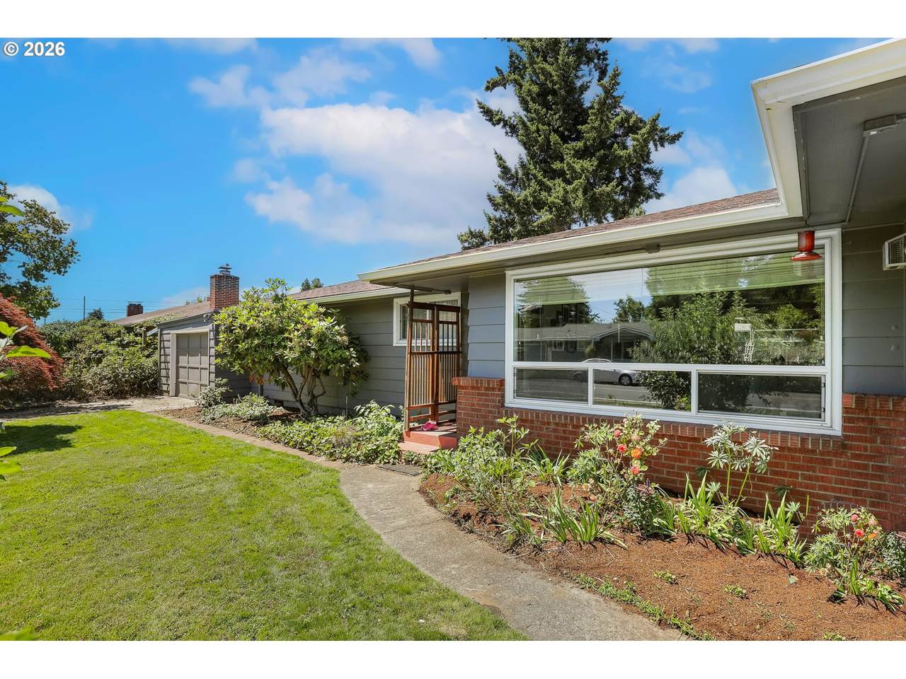 https://bt-photos.global.ssl.fastly.net/portland/1280_boomver_1_413665019-2.jpg