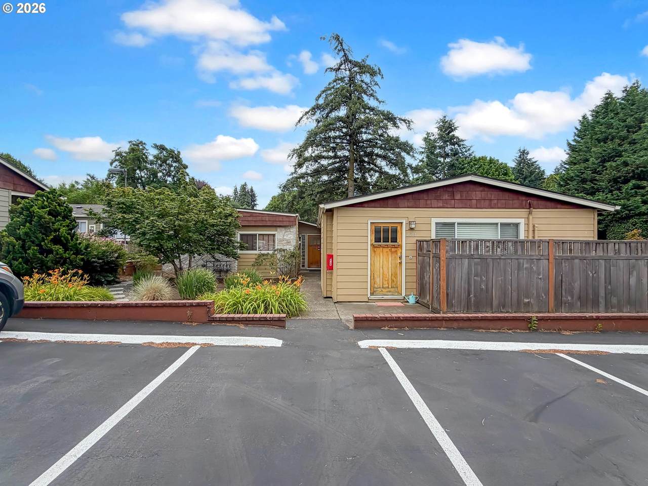 122 73RD Ave - Photo 1