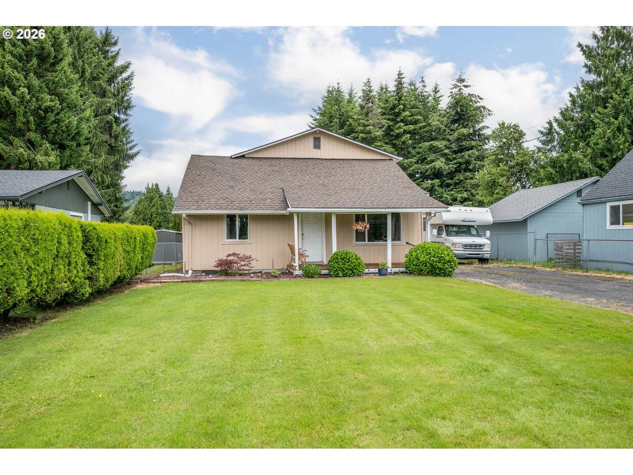 3284 Oak St - Photo 1
