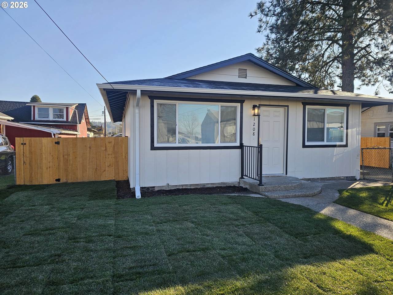 1208 Pacific Ave - Photo 1