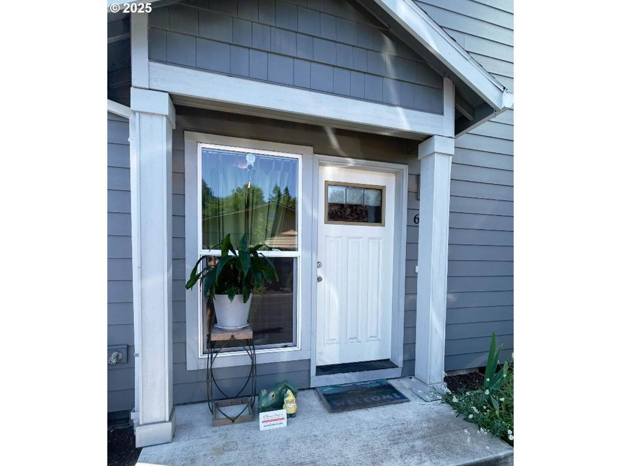 611 142ND Ave - Photo 1