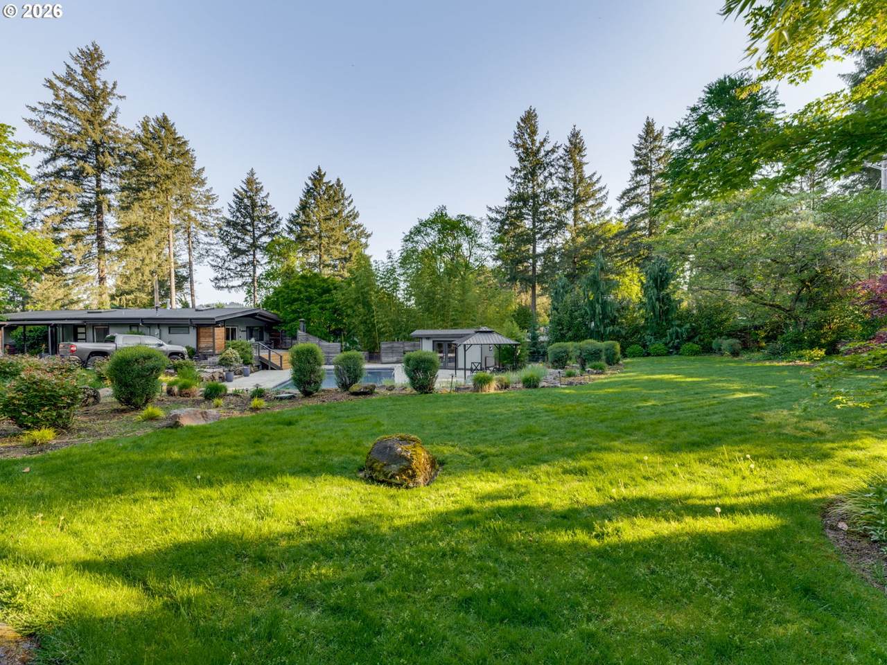 https://bt-photos.global.ssl.fastly.net/portland/1280_boomver_1_421654541-2.jpg