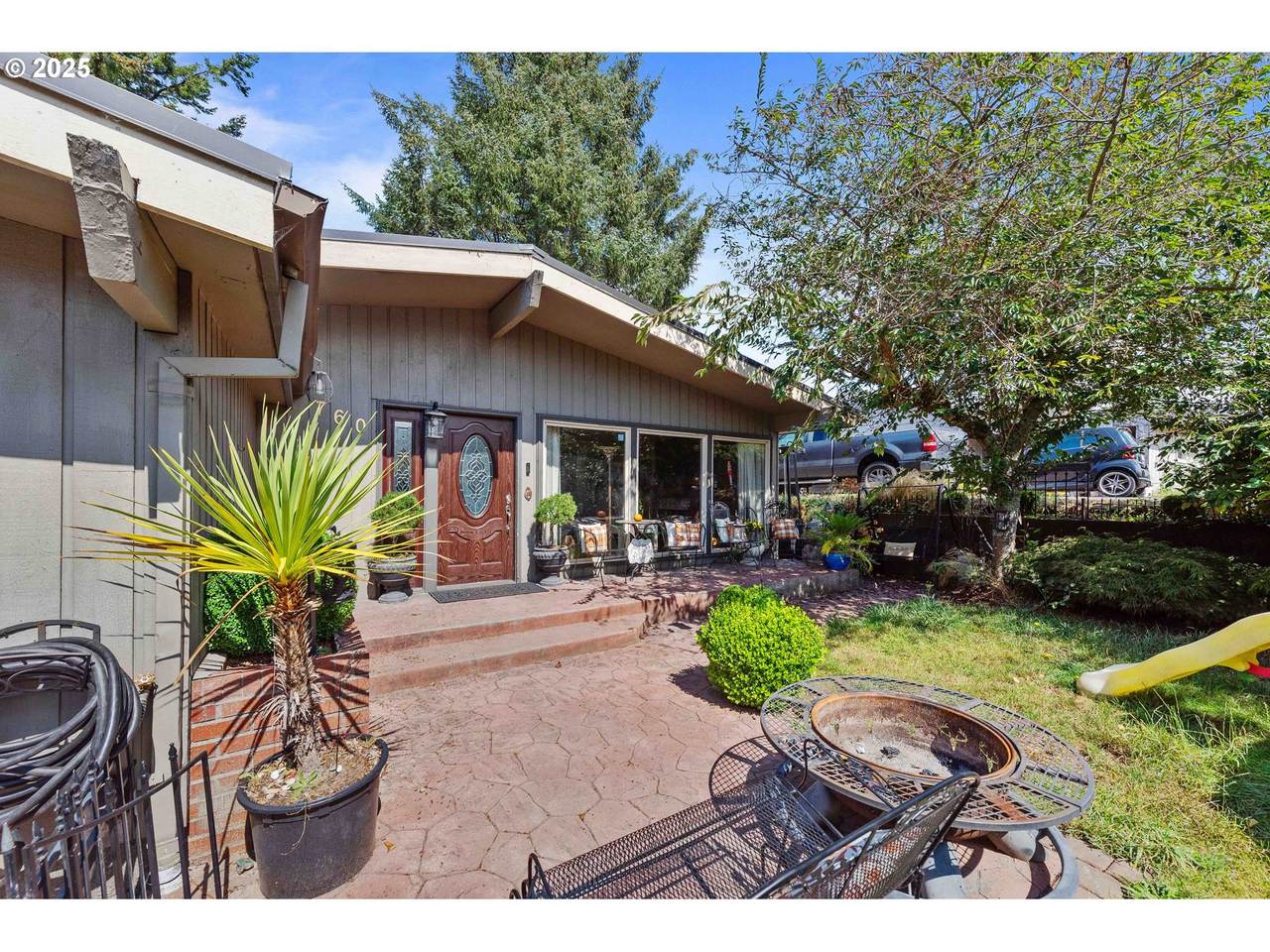 https://bt-photos.global.ssl.fastly.net/portland/1280_boomver_1_421853200-2.jpg