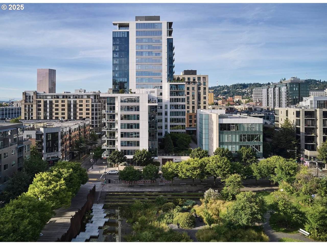 1001 Lovejoy St - Photo 1