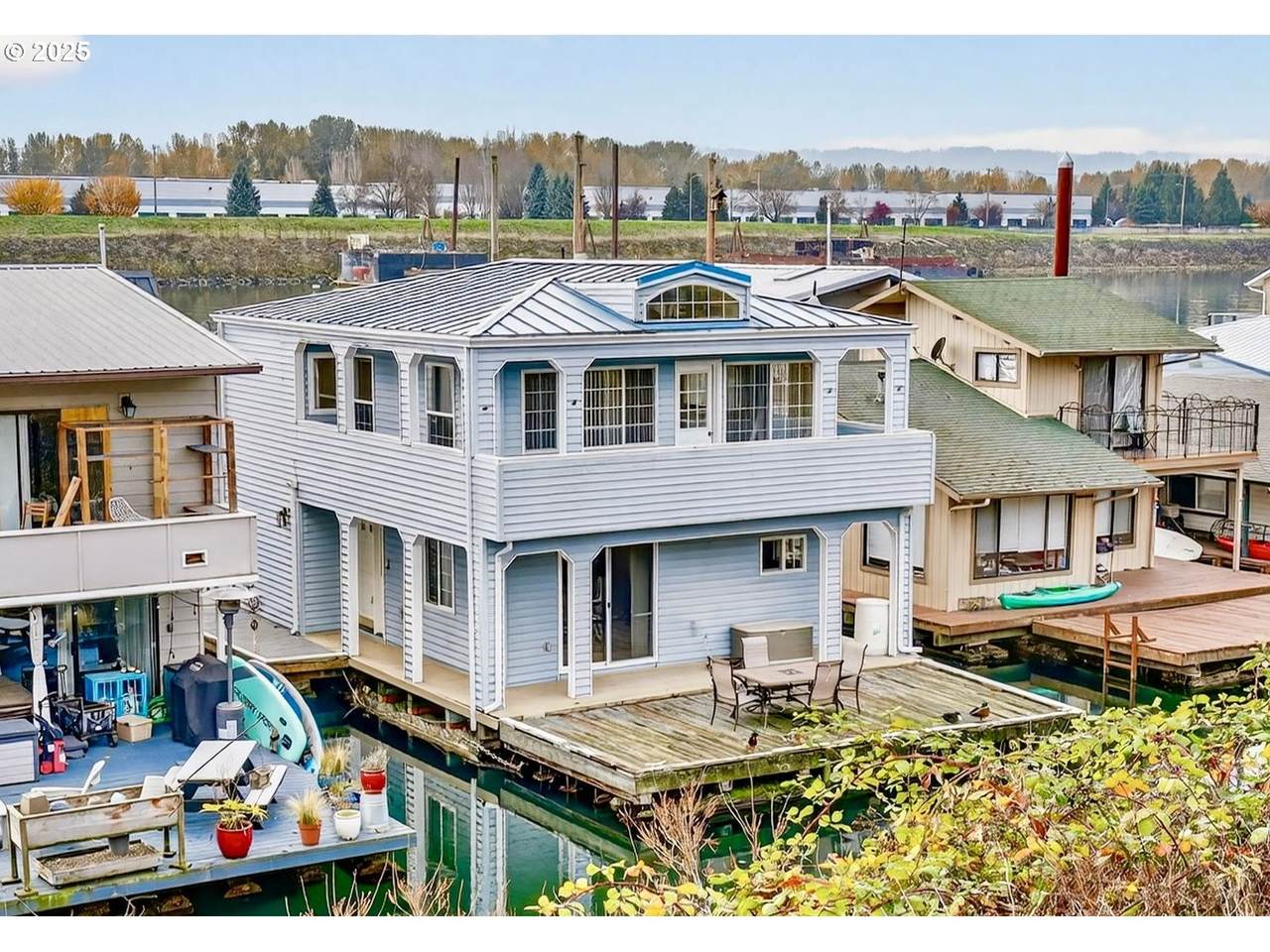 1915 Jantzen Ave - Photo 1