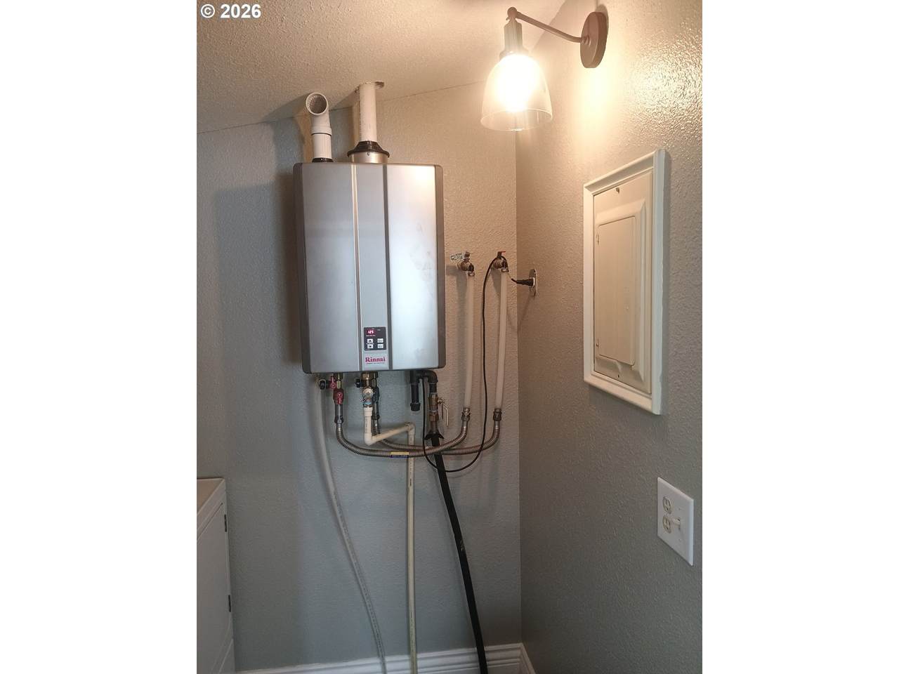 https://bt-photos.global.ssl.fastly.net/portland/1280_boomver_1_422893990-2.jpg