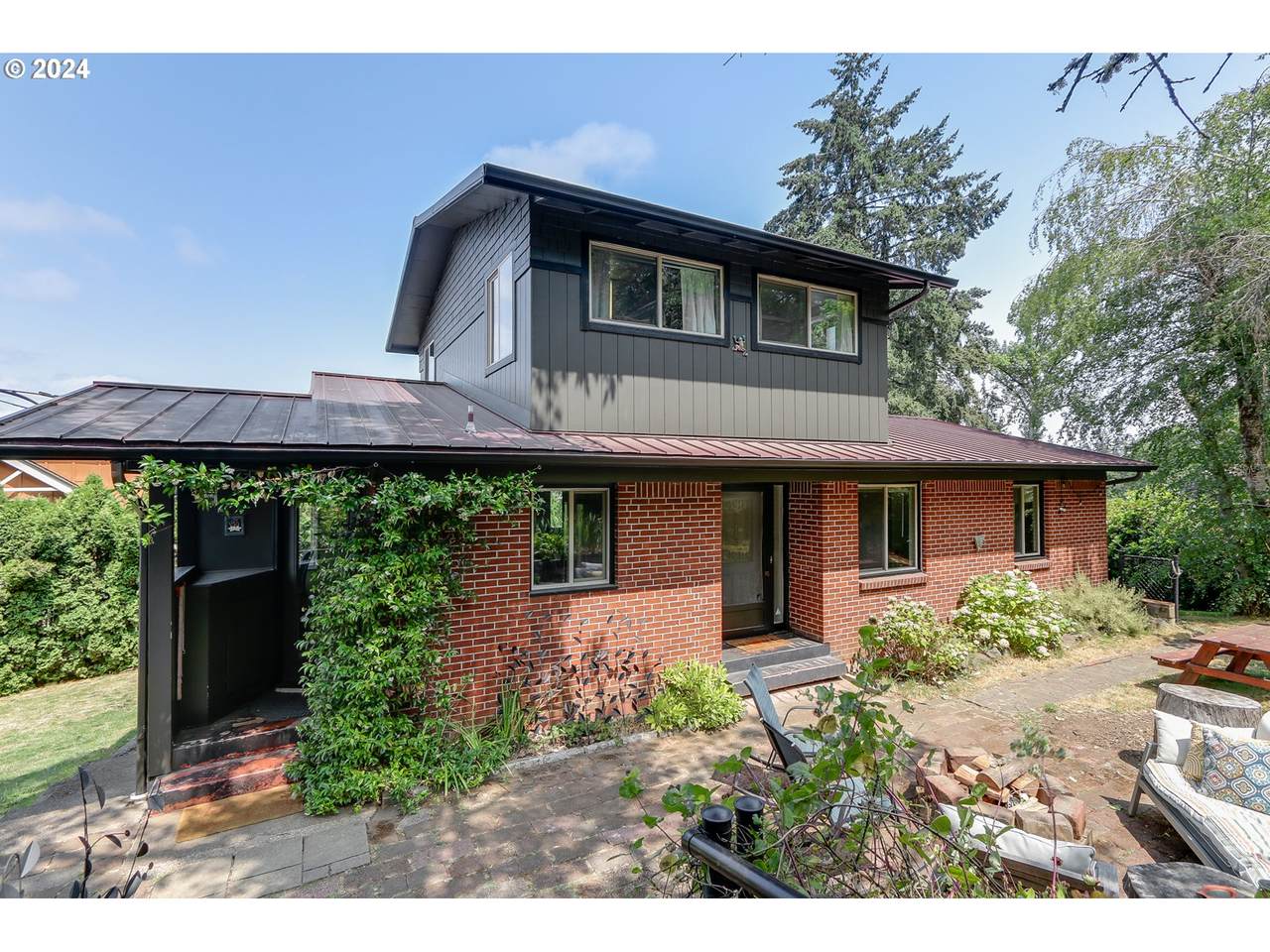 1151 Lorane Hwy - Photo 1