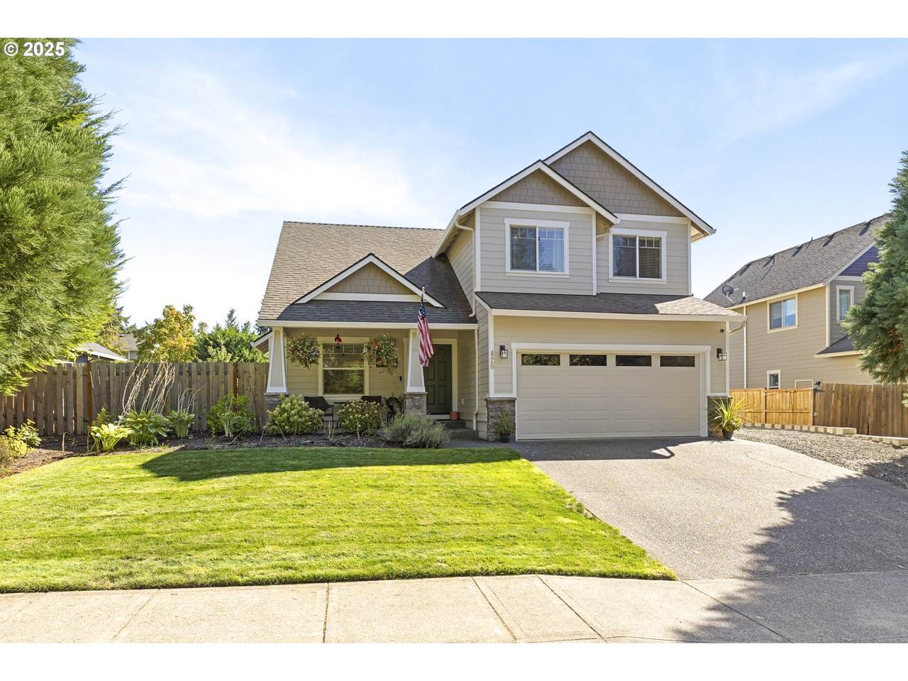 420 7TH St - Photo 1