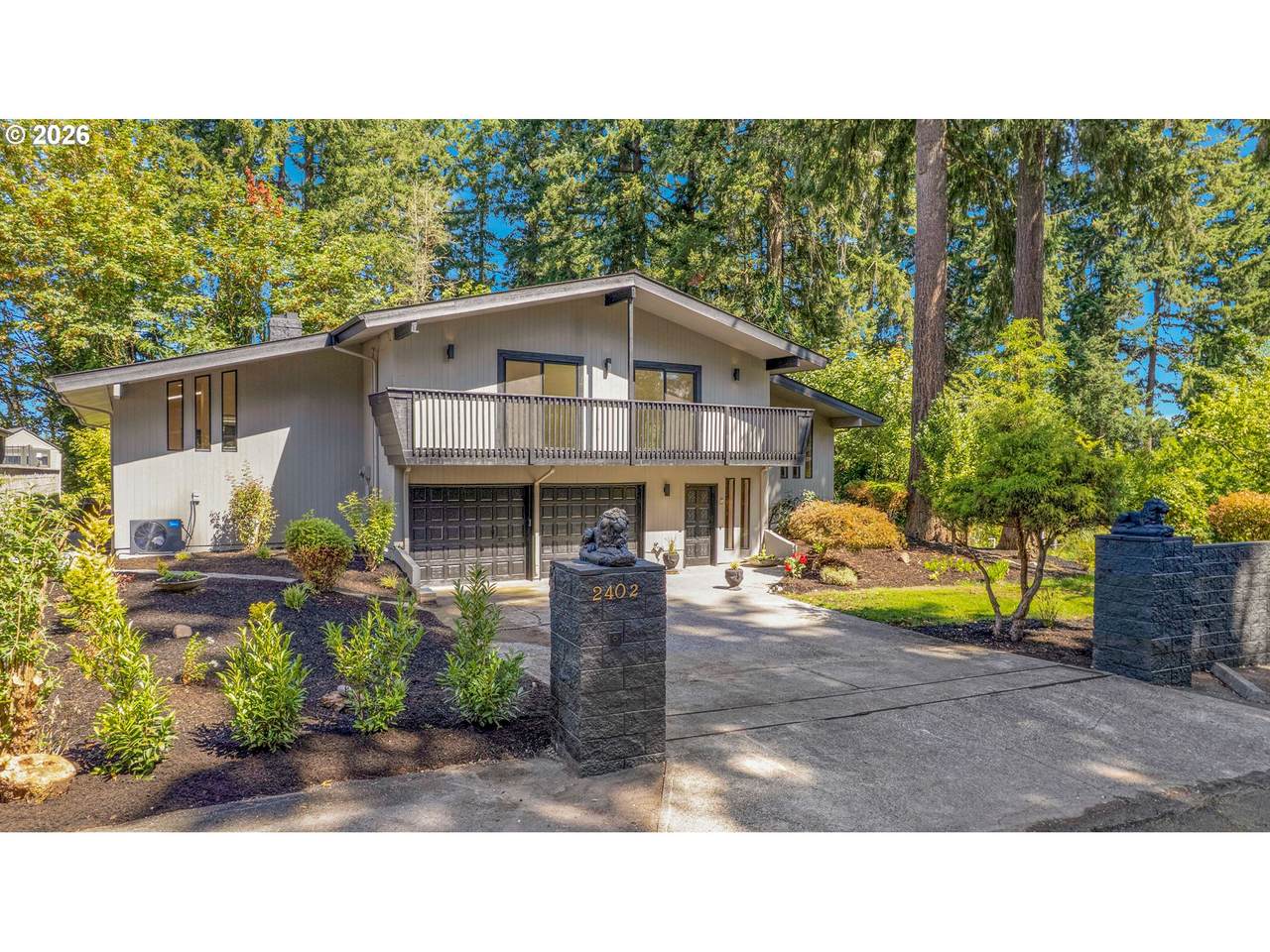 2402 Summit Ridge Dr - Photo 1