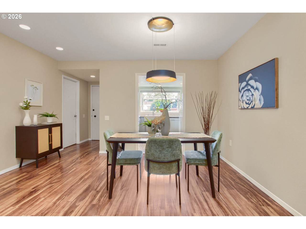 https://bt-photos.global.ssl.fastly.net/portland/1280_boomver_1_423831559-2.jpg