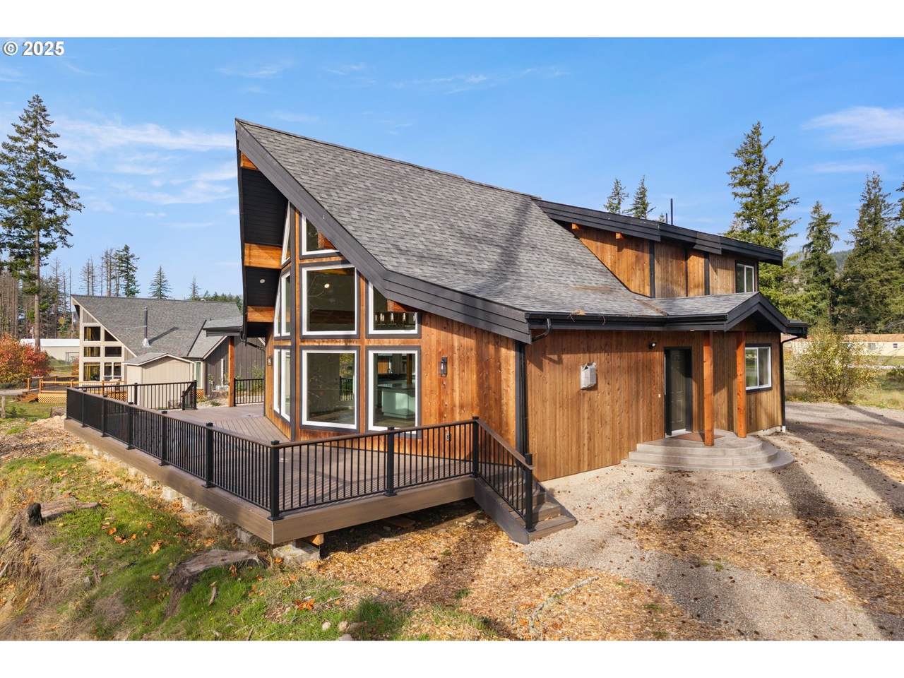 138 Santiam St - Photo 1