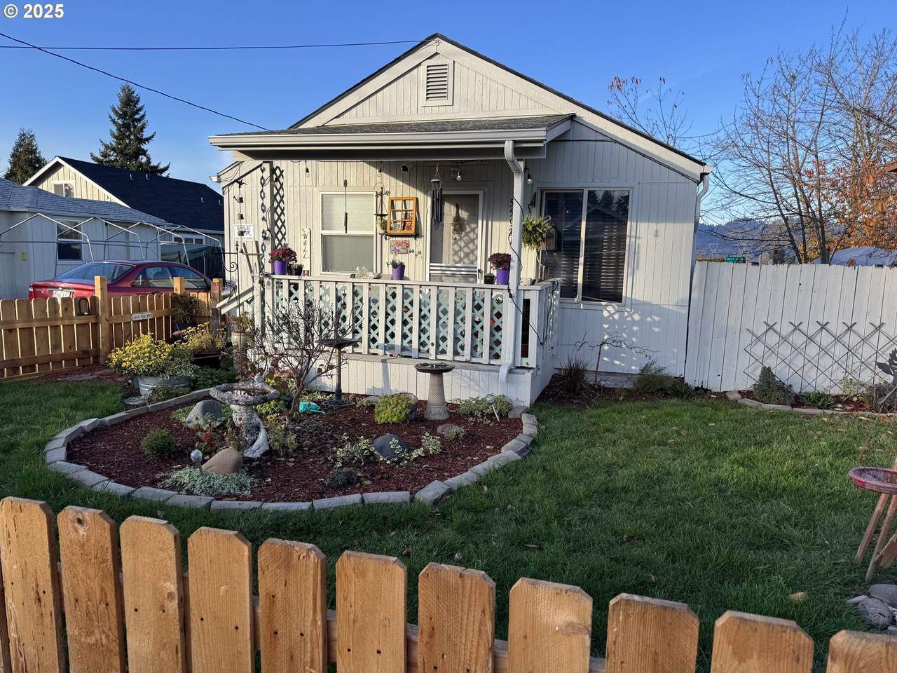 5570/5592 B St - Photo 1