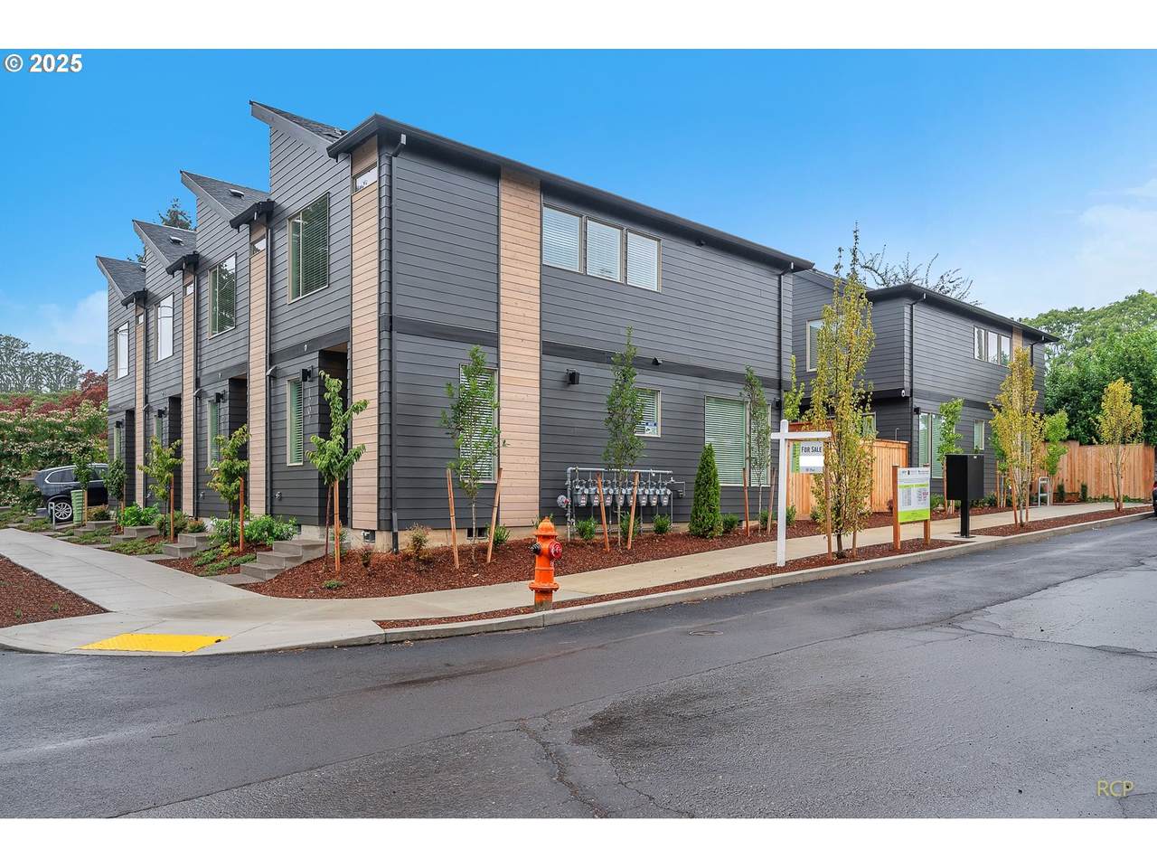 1215 Watts St - Photo 1