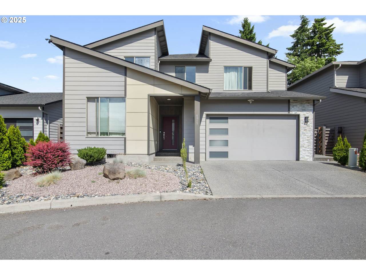 6015 44th Ave - Photo 1