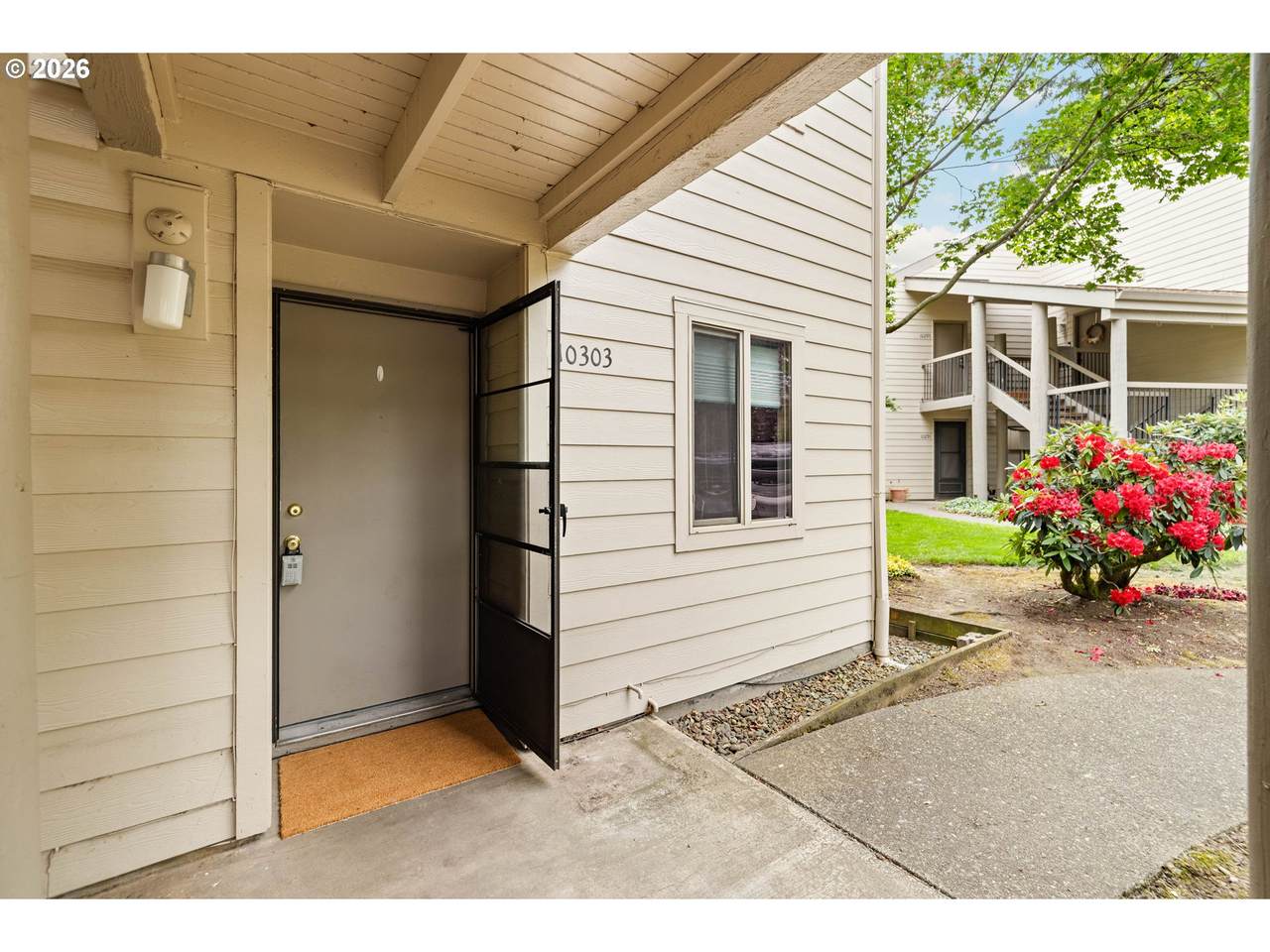 https://bt-photos.global.ssl.fastly.net/portland/1280_boomver_1_428690961-2.jpg