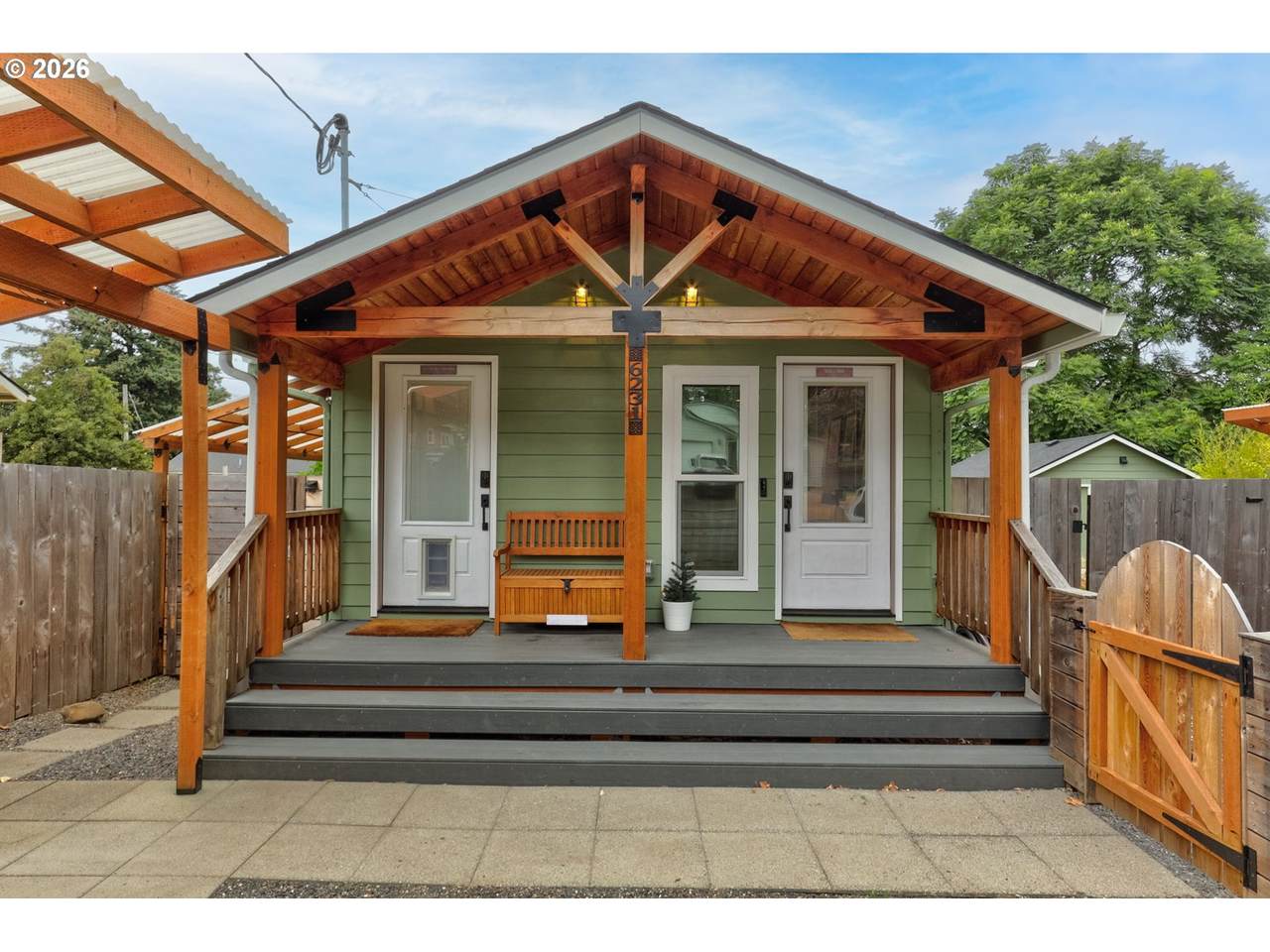 https://bt-photos.global.ssl.fastly.net/portland/1280_boomver_1_430154535-2.jpg