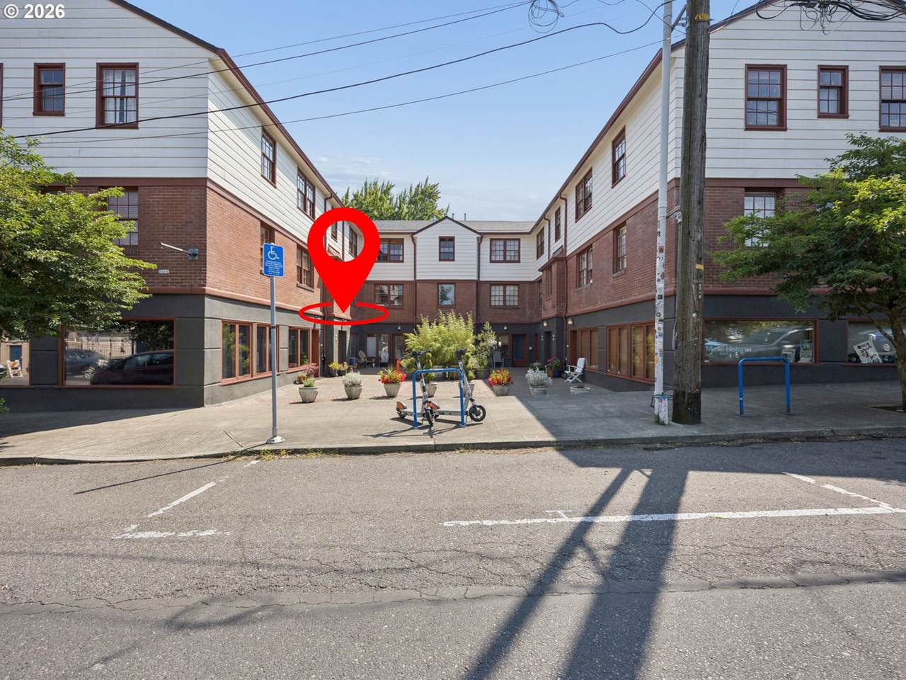 https://bt-photos.global.ssl.fastly.net/portland/1280_boomver_1_430665305-2.jpg