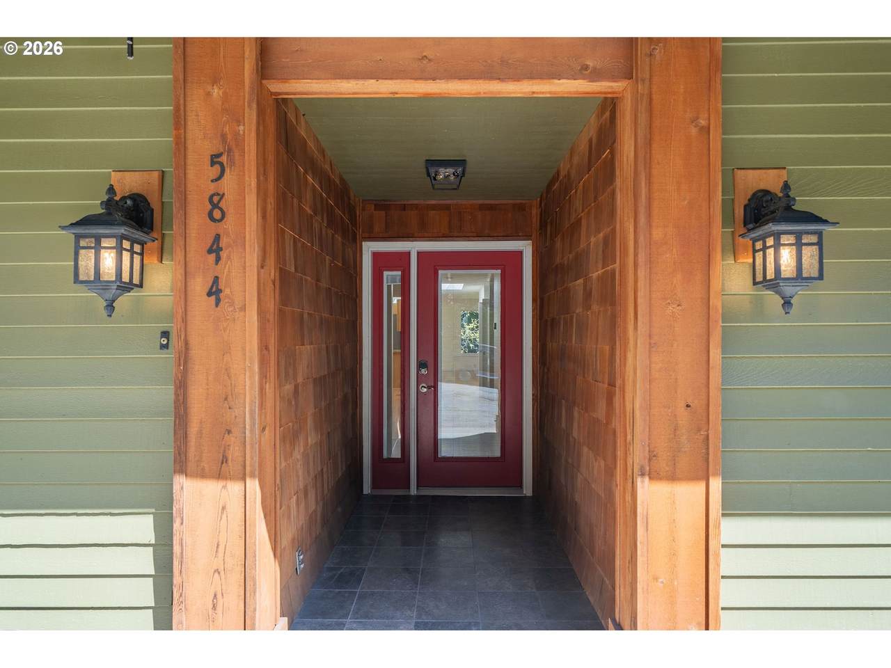 https://bt-photos.global.ssl.fastly.net/portland/1280_boomver_1_432883610-2.jpg