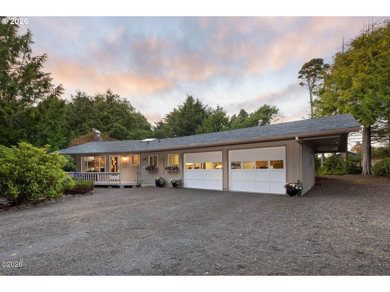 130 Tillicum St - Photo 1