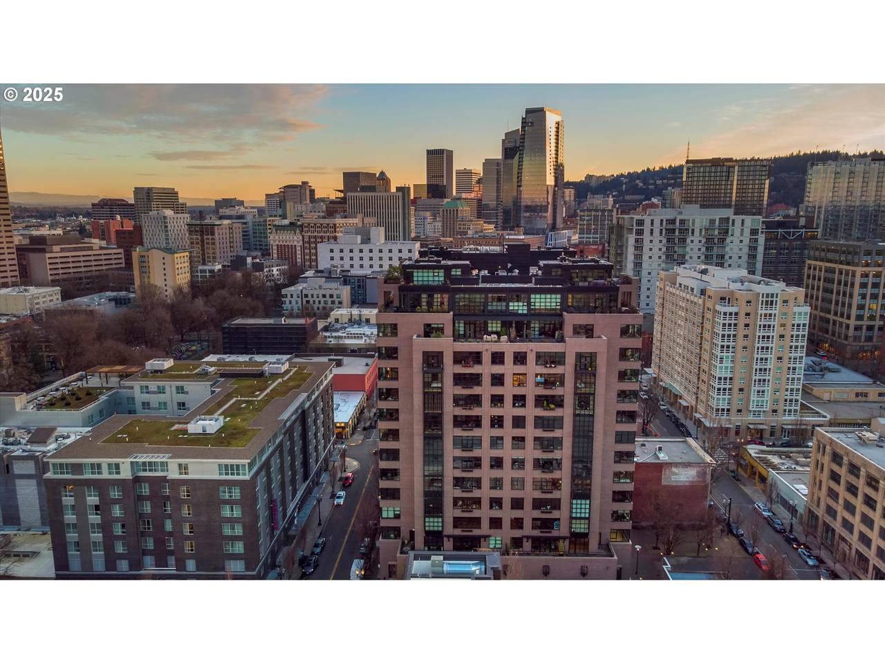 333 9TH Ave - Photo 1