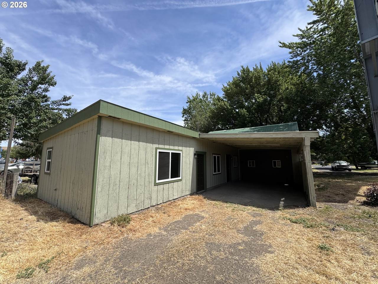 316 22ND St - Photo 1