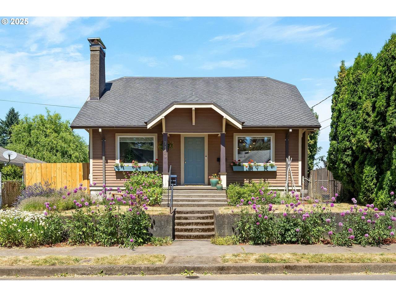 7129 Sedro St - Photo 1