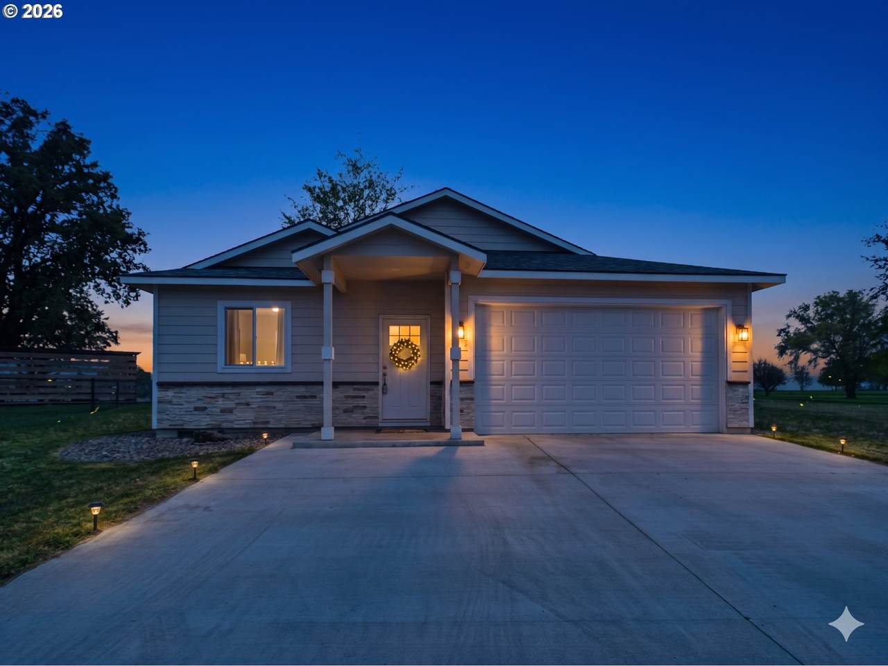 320 Riverwood Ct - Photo 1