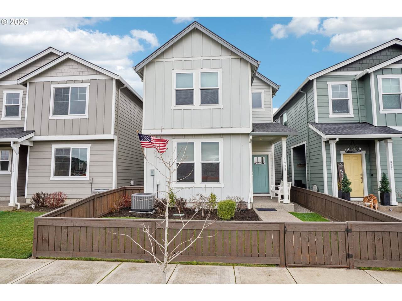 1933 Kent St - Photo 1