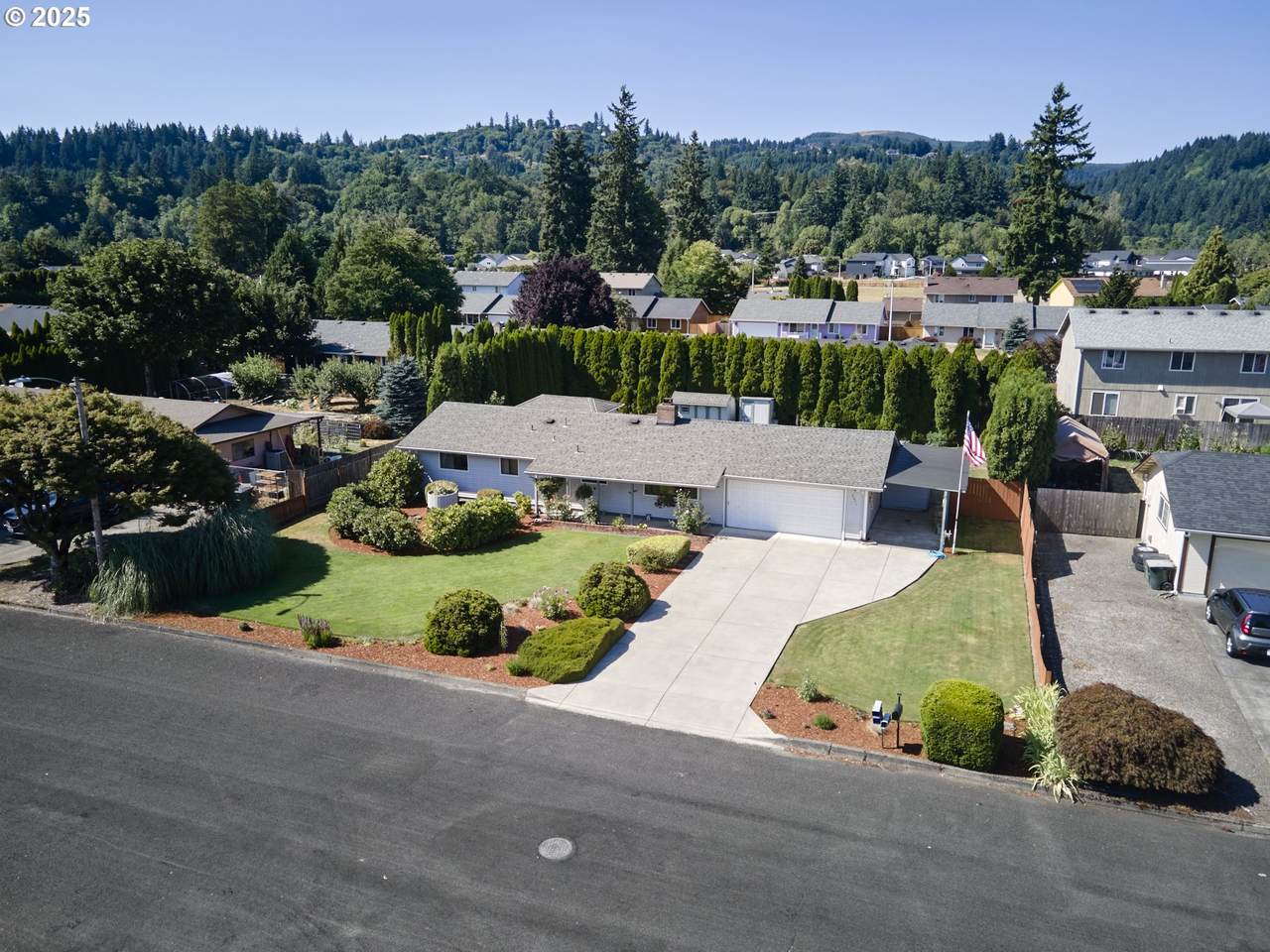 2071 Spruce Ave - Photo 1