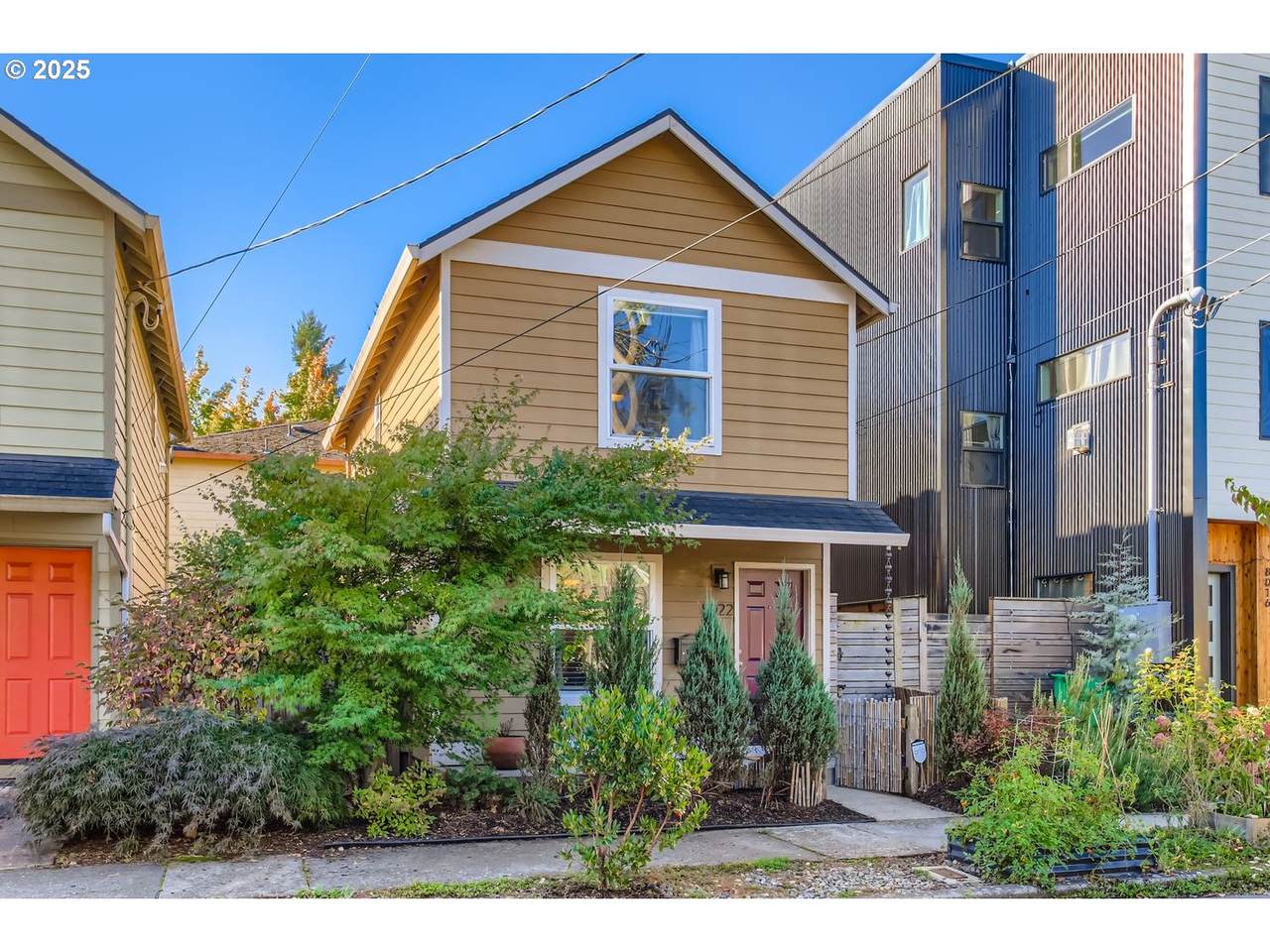 8022 Holladay St - Photo 1