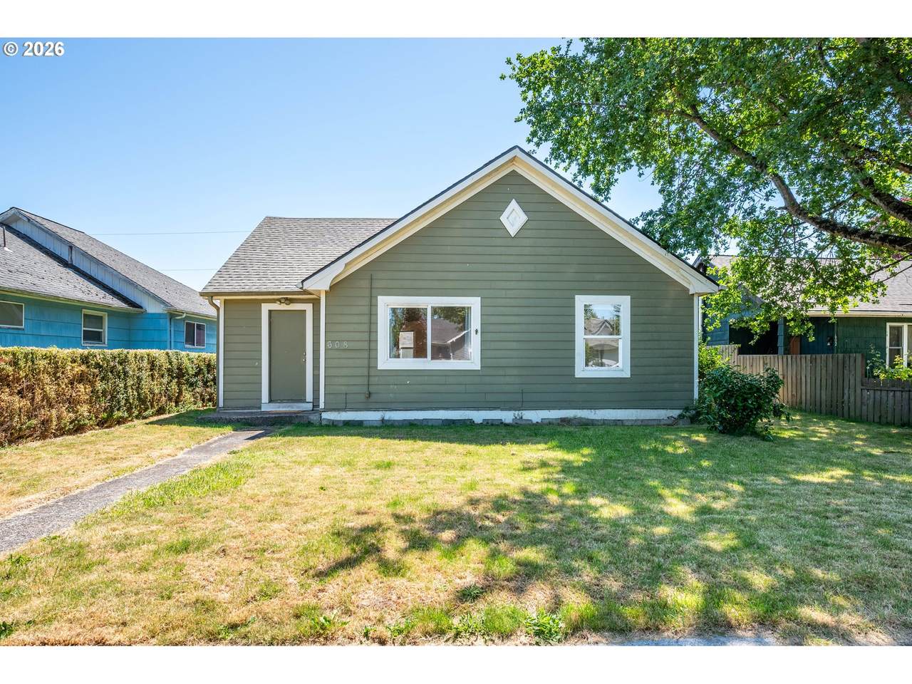 608 16TH Ave - Photo 1