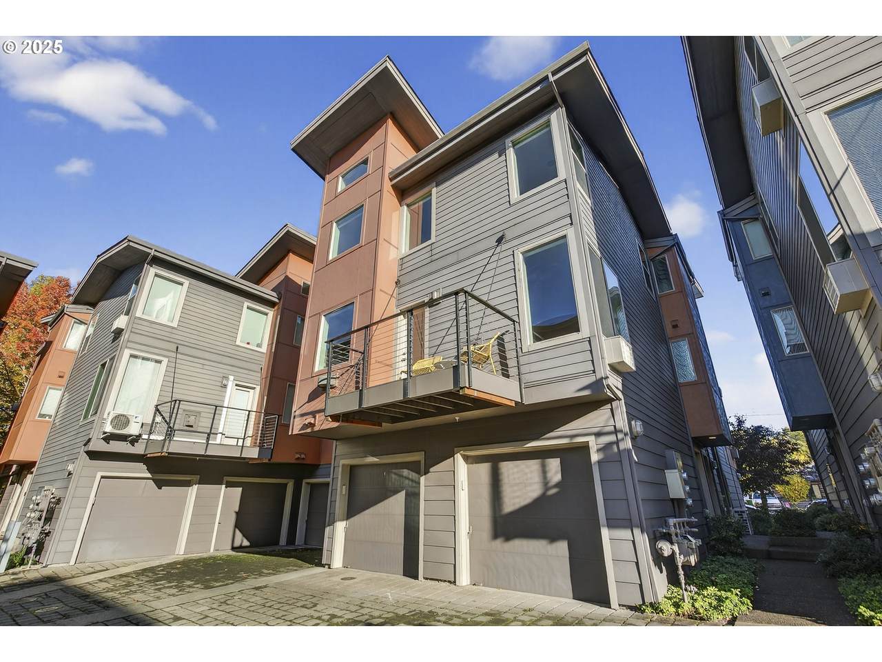 8083 Leavitt Ave - Photo 1