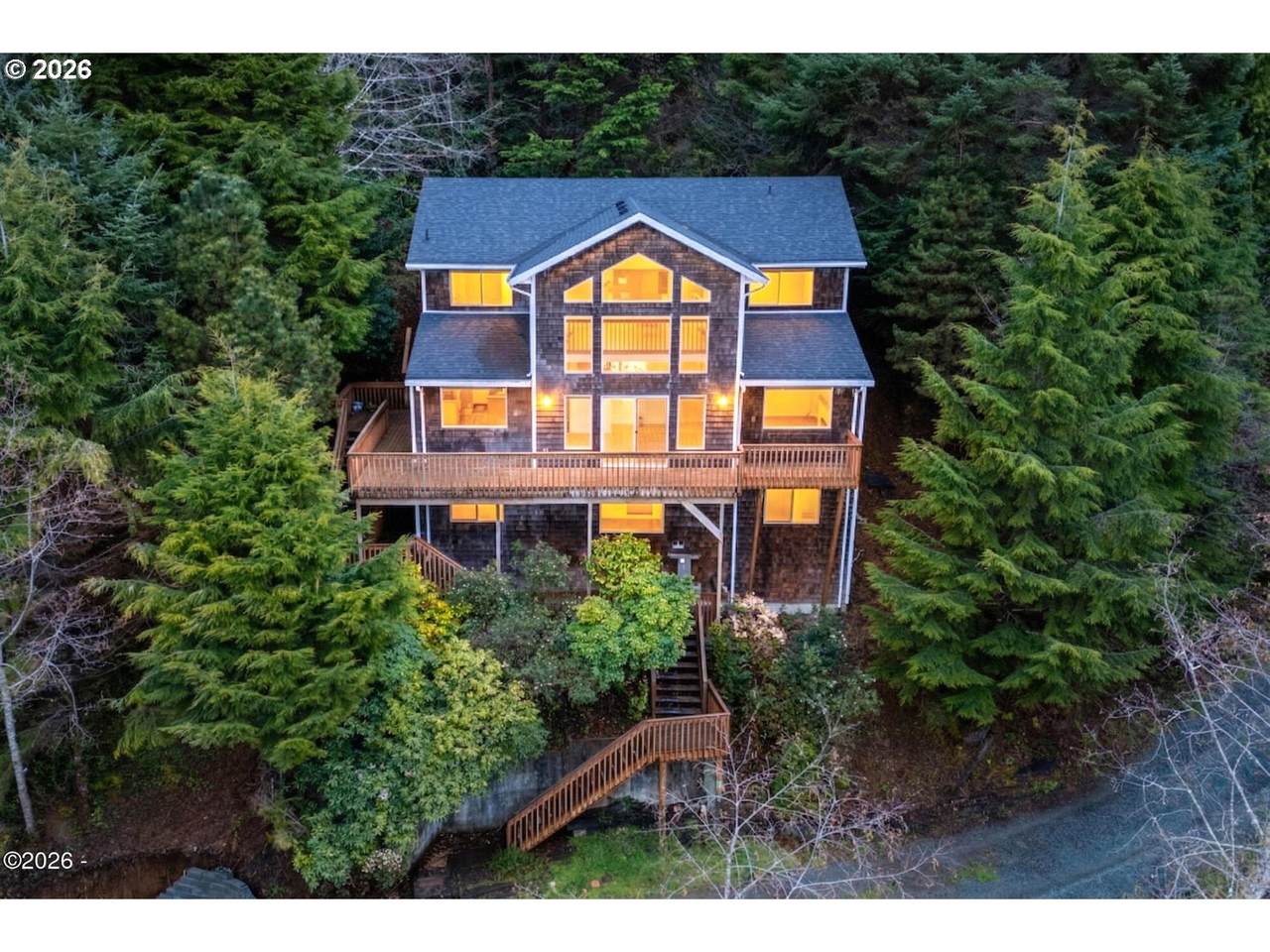620 Falcon St - Photo 1
