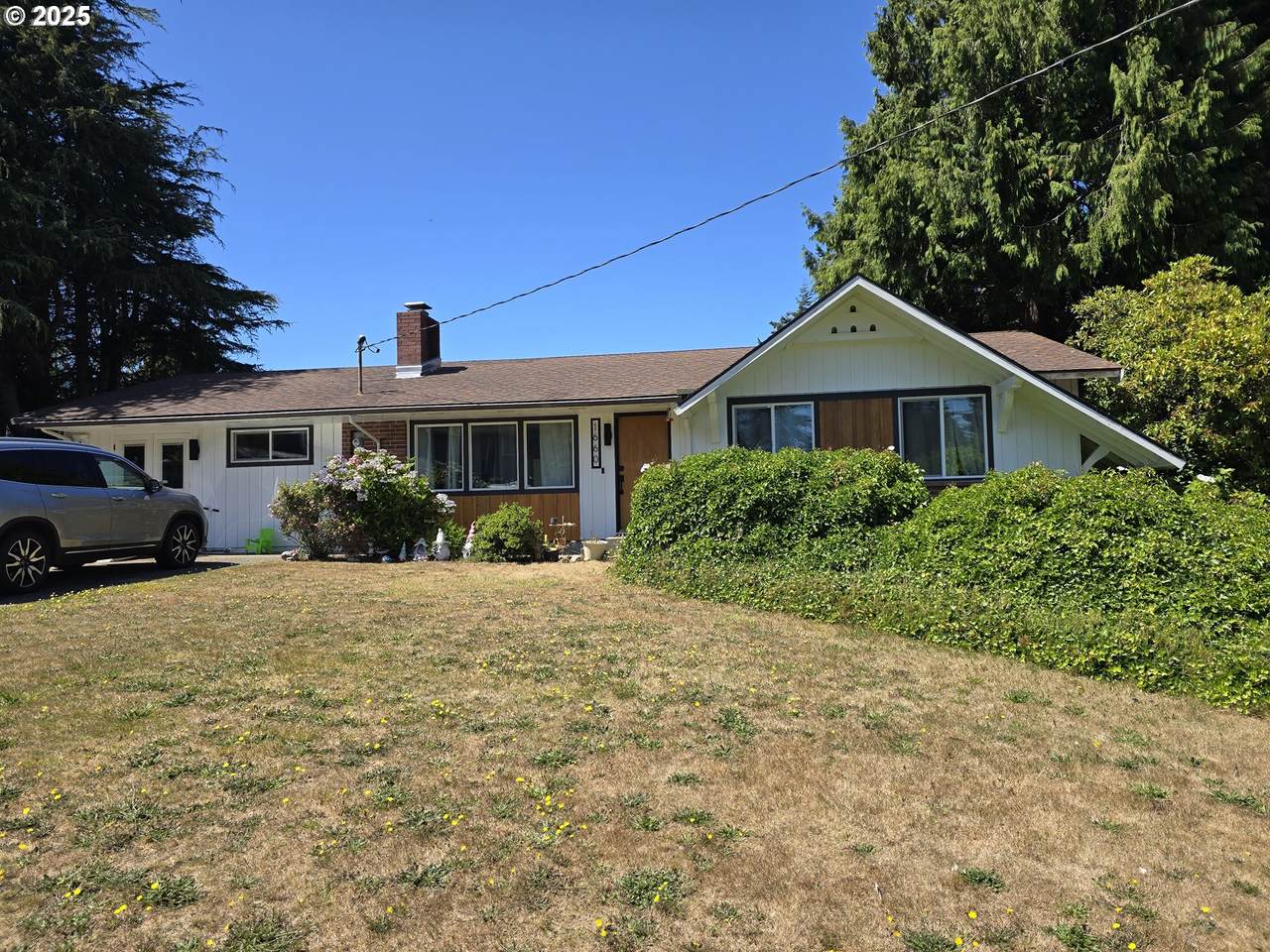 1660 Lincoln Rd - Photo 1